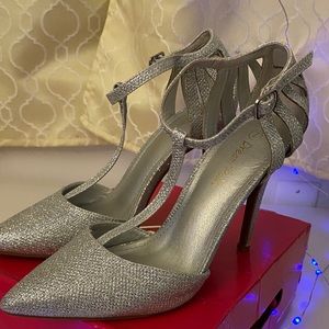 Glitter Silver Women's Pointy Pump Heels Size 7